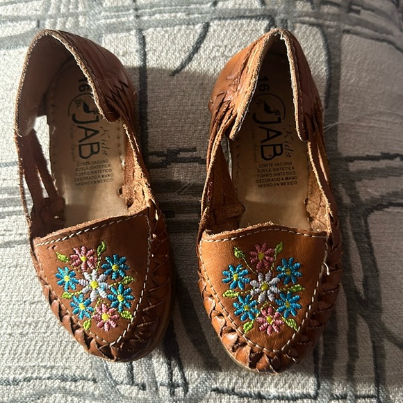 Girl shoes - Picture 1 of 2